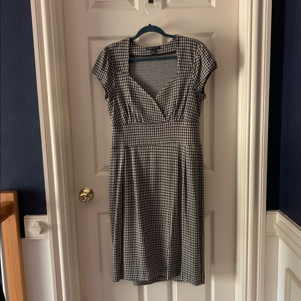EUC Banana Republic houndstooth patterned dress